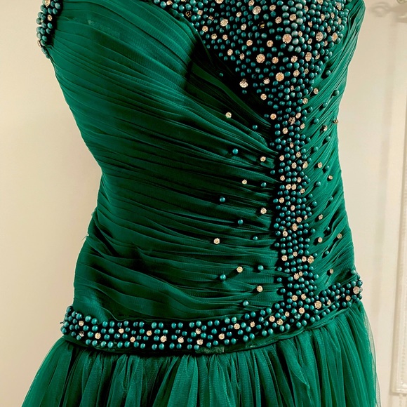 Dress - Picture 1 of 4